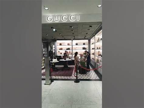 Gucci Corner Stuttgart Lederwarengeschäft .